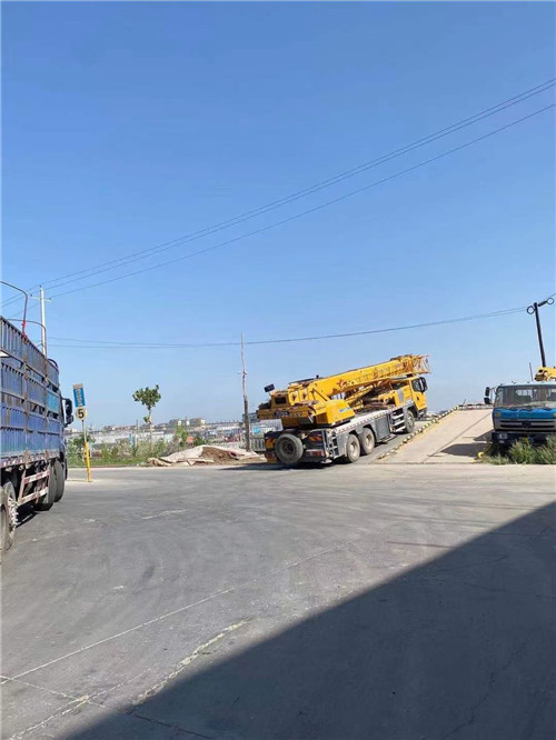 黄陂区25吨吊车的租赁价格大概是多少？