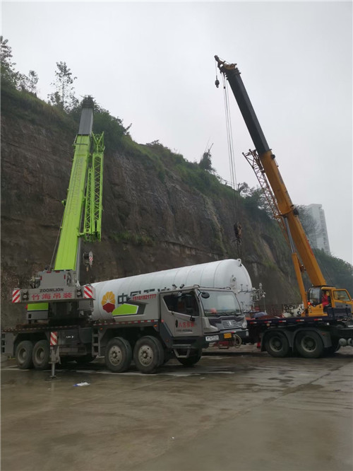黄陂区“不怕风雨冻”—— 吊车的 “恶劣环境适应” 技术